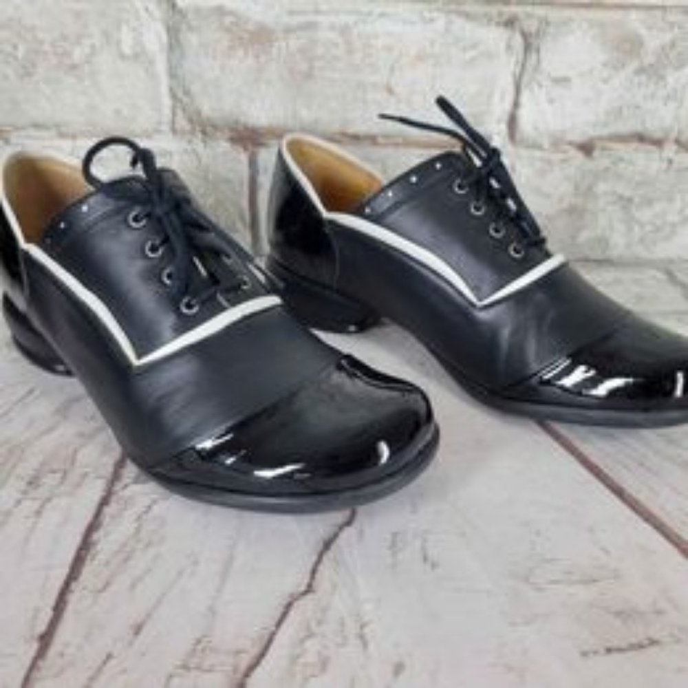 John Fluevog Fellowship Darby Lace-up Shoe with Piping 6.5